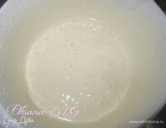 Добавить творожный сыр,