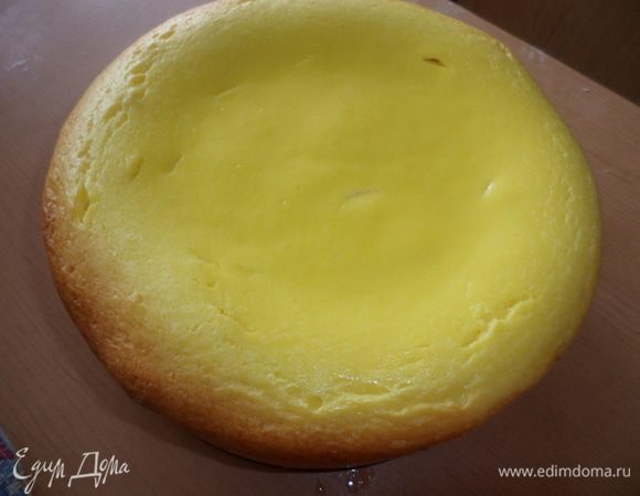 Поставить в разогретую до 180 градусов, духовку выпекать на 40-50 минут.