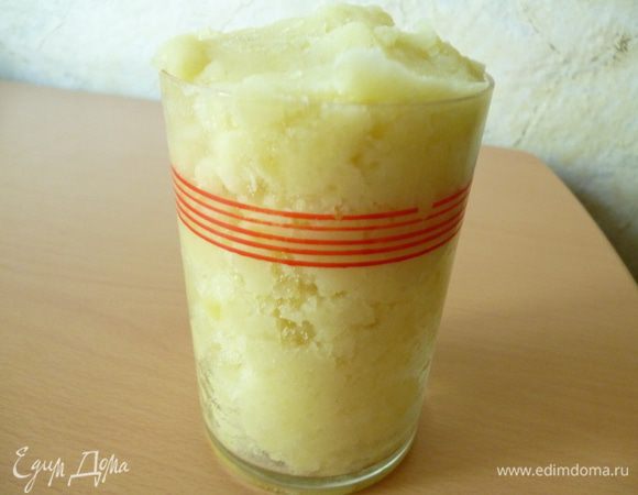 Отварить 4 картофелины средней величины, слить воду и приготовить пюре. Охладить и отмерить один стакан. Пюре из картофеля отличный загуститель для творожной массы.