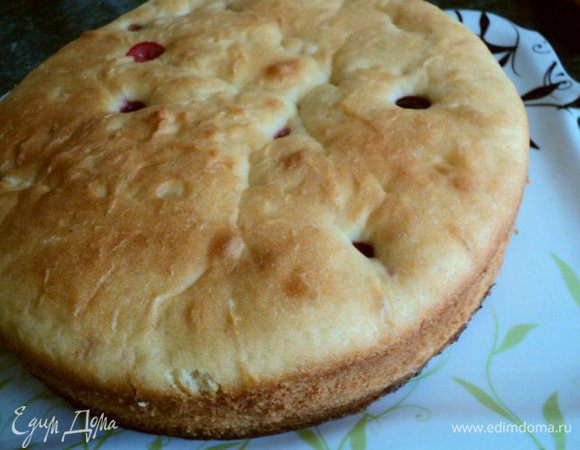 Выпекать при температуре 180 градусов, 30-35мин до сухой лучинки. Готовый пирог остудить в форме.