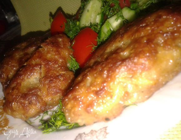 На гарнир можно подать картофельное пюре или овощной салат.