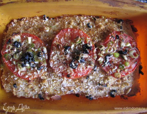 Выпекать в предварительно нагретой до 180 градусов духовке около 50 минут.