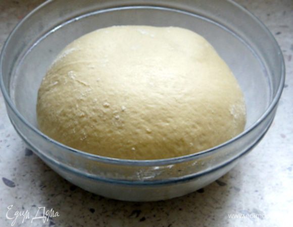 Я выдерживала тесто ночь в холодильнике. Вот таким оно вышло утром: