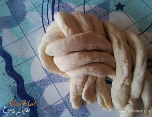 Теперь кончики других жгутов надо завернуть, таким образом, как на фотографии.