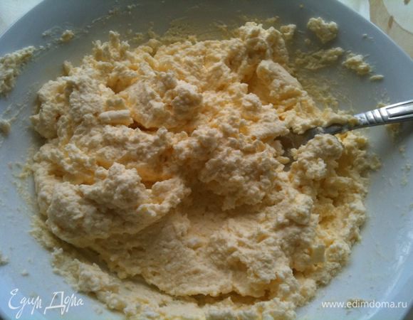 Очень хорошо вымешать, до получения однородной массы...