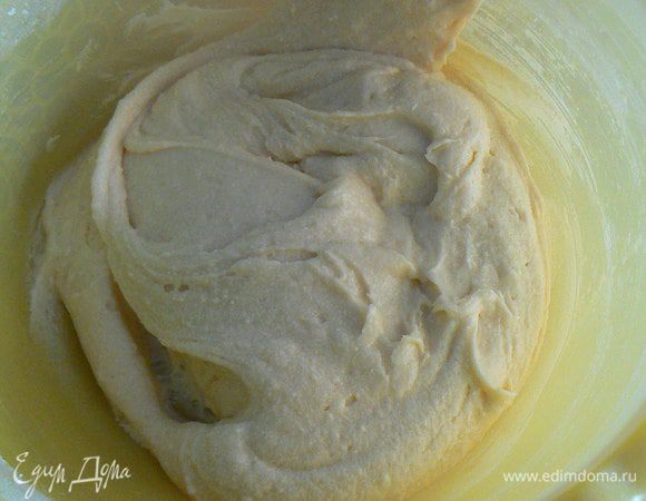  добавить Йогурт.Тесто должно быть ,как густая сметана.