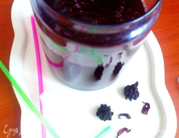 Для охлаждения можно перелить в банку.