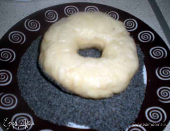 Берем обсохший бейгл и макаем в мак.