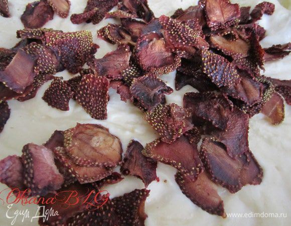 Добавить сушеную клубнику или любые сухофрукты.