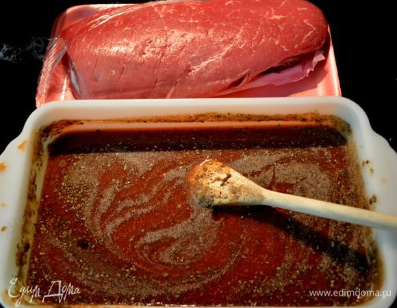 Смешать вместе томат.сок.вустер. соус,херес,хрен,майоран,базилик и перец.Можно в целлован.пакете или в форме.