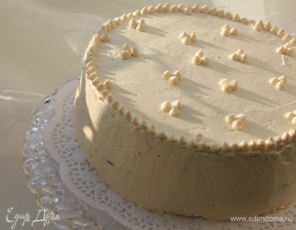 <font style="vertical-align: inherit;"><font style="vertical-align: inherit;">Оставьте для украшения 225 г крема от общего веса и с помощью корнетика с насадкой украсьте на свой вкус.</font></font>