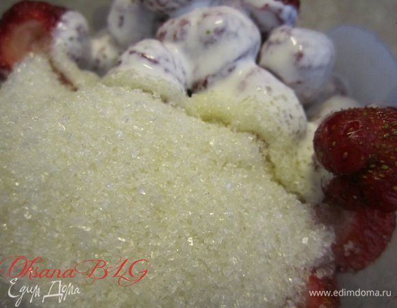 Добавить сливки, сахар.