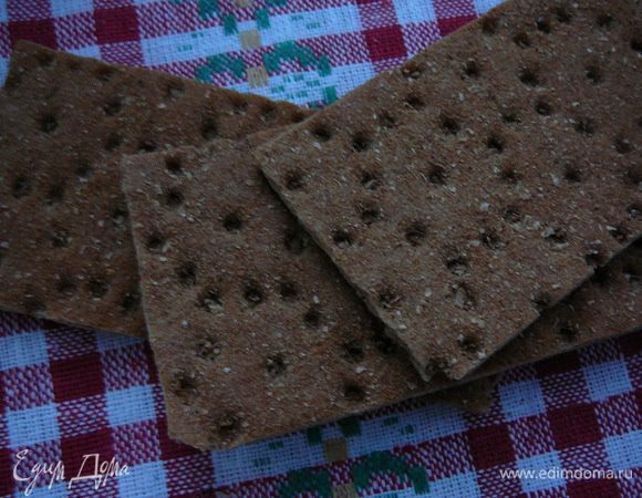 Я для сухарей использовала хлебцы ржаные.