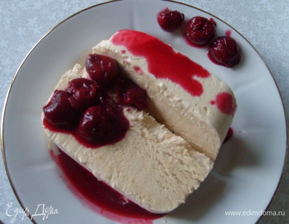 Порезать на порционные кусочки, полить вишневым соусом и подавать. Приятного аппетита! )))