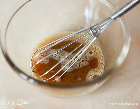 Для приготовления омлета: смешать все ингредиенты, взбить венчиком.
Обжарить на сковороде с двух сторон.