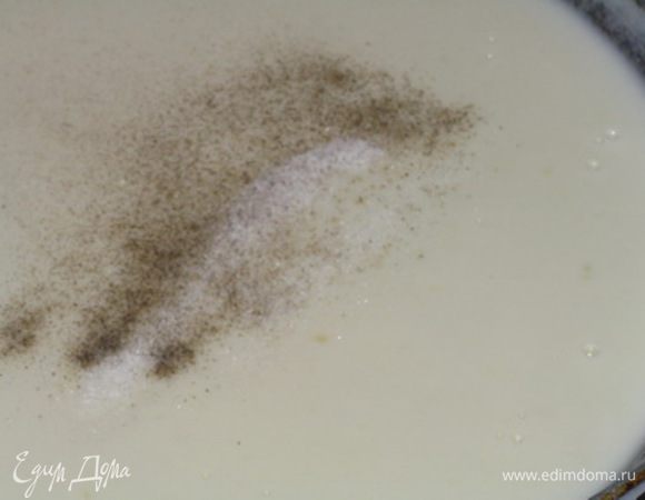 до тех пор пока масса не станет однородной. Добавить соль и перец по вкусу. Соус готов.