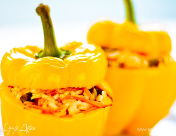 Тушить в нагретой до 180 градусов духовке 25 минут.