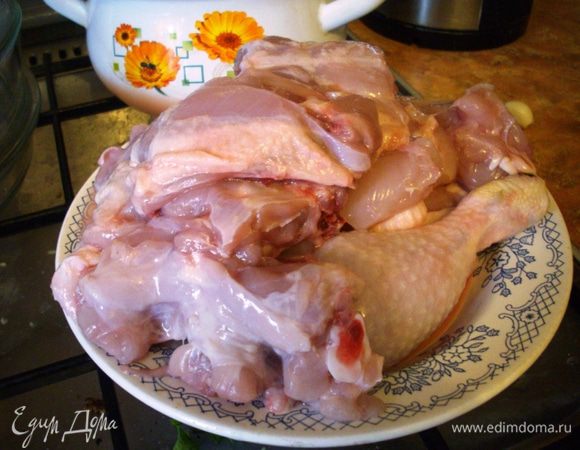 Режем на небольшие кусочки.