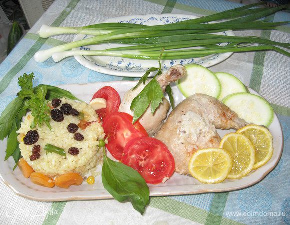 Вариант подачи готового блюда "Сочная курица в мягком соусе".