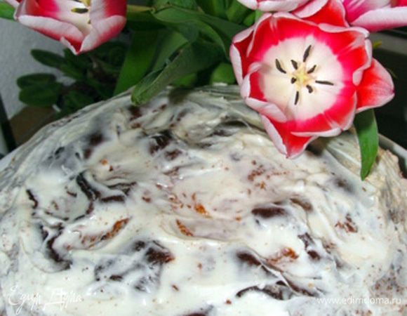 После достать из формы, присыпать сахарной пудрой по желанию или украсить белым шоколадом, глазурью.