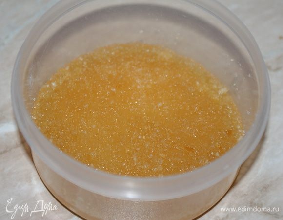 15 гр желатина залить 3-4 ложками кипяченой воды на 5-7 минут.