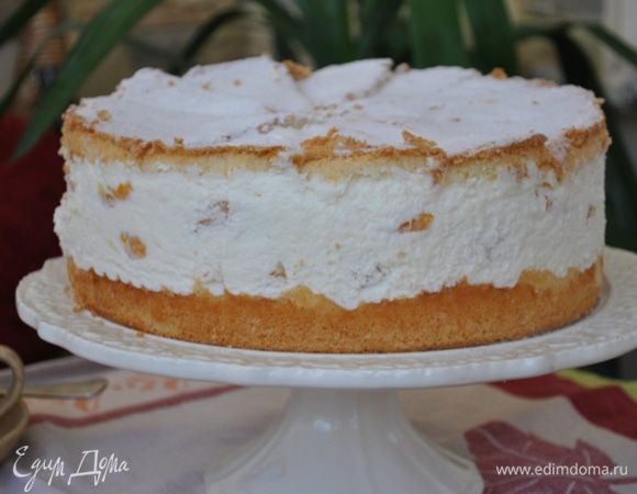 Поставить торт в холодильник минимум на 4 часа.
Перед подачей посыпать сахарной пудрой. Или украсить по желанию.