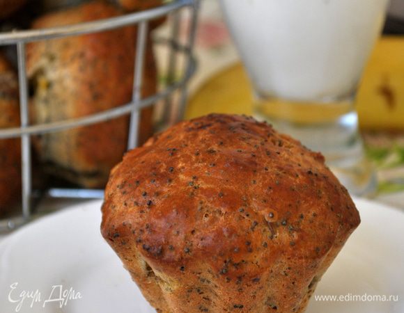 Дать постоять 10 минут.
Выпекать при 180 гр. примерно 25 минут.
Остудить в форме 5 минут, затем достать из формочек.