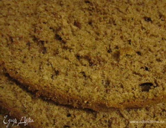 Бисквит. Яйца взбить с сахаром. Муку, разрыхлитель, какао смешать. Добавить к взбитым яйцам. Добавить растительное мало, кипяток, перемешать. Вылить в смазанную форму ( 20 см) Выпекать при температуре 180 градусов, до готовности (25-30 минут)Детальный рецепт бисквита http://www.edimdoma.ru/retsepty/38569-biskvit-na-kipyatke-belyy  Готовый бисквит охладить, разрезать на 3 коржа.