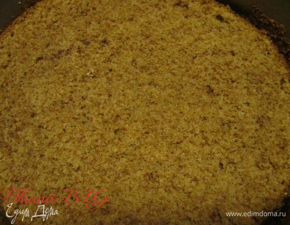 Одик корж выложить в форму.