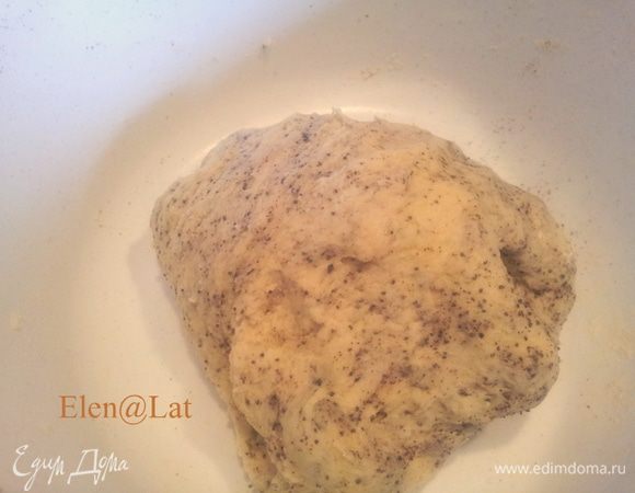 В тесто ввести мак.