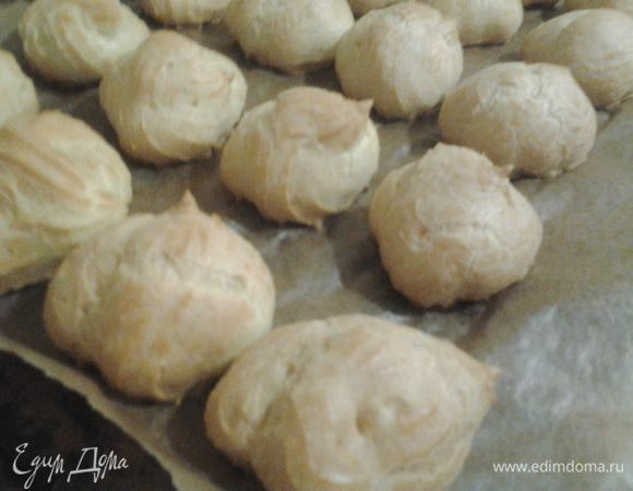 Готовые пирожные остудить