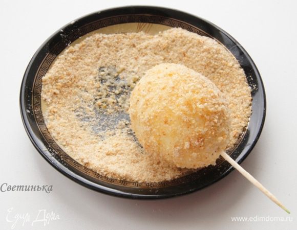 Я приспособила для этого процесса зубочистку.