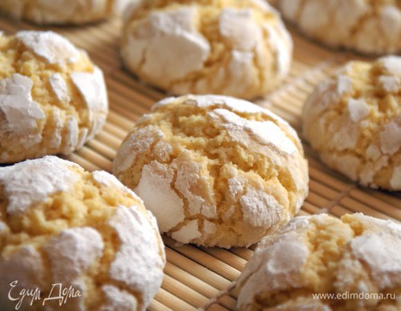 Поставить в предварительно разогретую до 180 градусов духовку на 10-12 минут. 

Приятного аппетита!