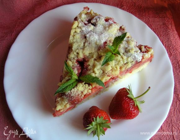 разрезать на порционные кусочки и подавать. Можно со взбитыми сливками. Но вкус настолько меня порадовал, что взбивать сливки уже не понадобилось :) Попробуйте!