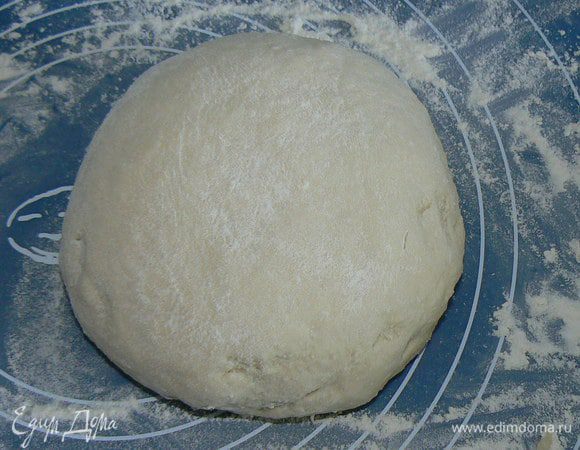 замесить мягкое ,эластичное тесто,(при необходимости добавить муки)