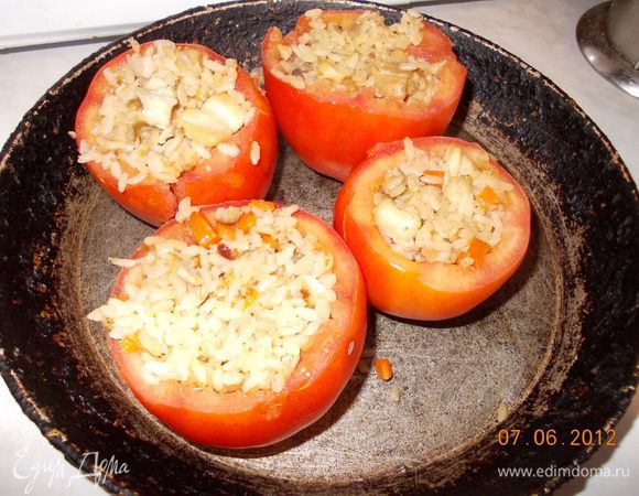 наполнить их рисово-куриной смесью