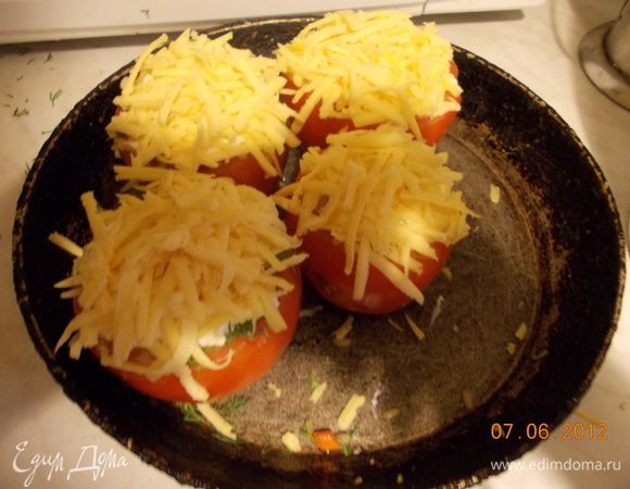 посыпать тертым сыром, и отправить в духовку на 15 мин.до подрумянивания сыра