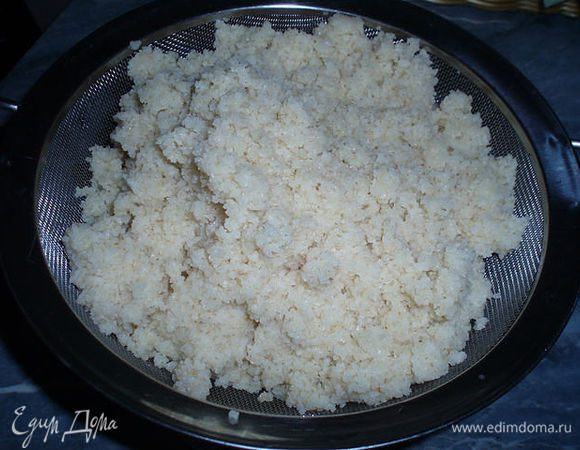 для верхнего слоя - замочить в теплой воде полчашки булгура на минут 30, потом его откинуть на сито, чтобы жидкость стекла.
