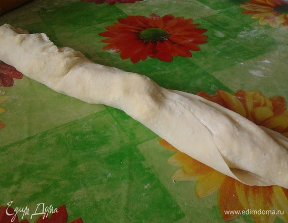 сворачиваем аккуратно рулетом