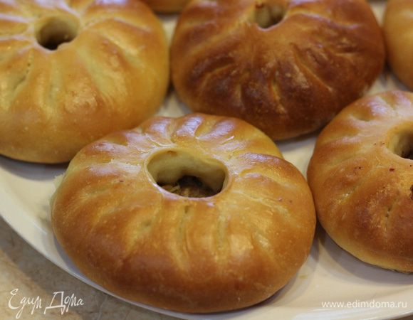 В общем готовим "диетический" вариант.  Берем диетическую (нежирную) баранину и используем минимум масла и запекаем кайнары в духовке. Лично мне такие кайнары понравились больше (хотя жена сказала, что нет определеной "пикантности"). Я бы еще добавил сушенный чабрец (тимьян) в фарш, но это уже нюансы. Лично я - любитель мяса и был очень удивлен малым количеством фарша в кайнарах. Но когда я их попробовал, то понял, что пропорции идеальные.