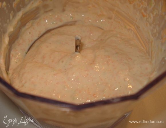 Морковный крем:

Морковь отварить.Затем пюрировать с паприкой,сыром,солью.