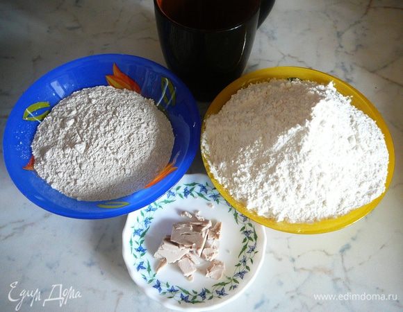 Подготовить необходимые ингредиенты... Муку просеять...