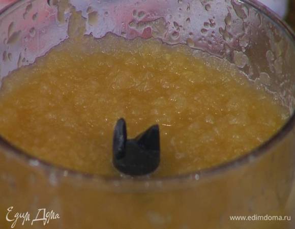 Взбить отваренные груши в блендере.