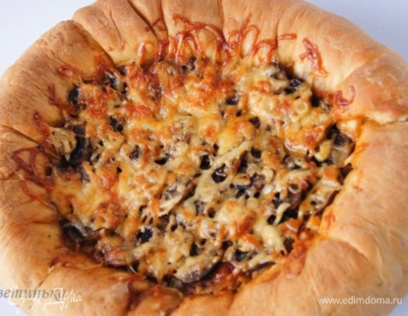 В духовку ее скорей, минут этак на 20-25, ориентируйтесь на цвет, как зарумянится, смело доставайте!