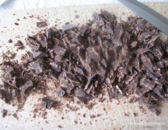 орехи и шоколад порубить ножом