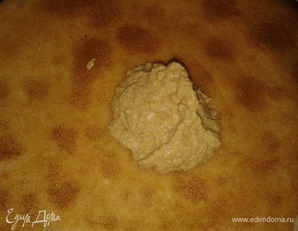 охлажденный паштет выкладываем в блинчик и заворачиваем в конверт