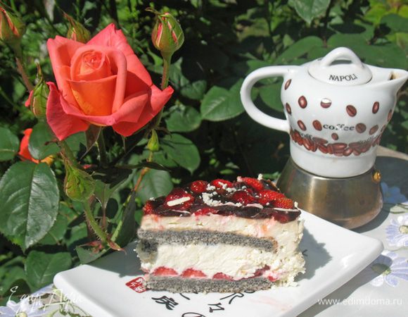 А вот и кусочек угощайтесь. Приятного аппетита.