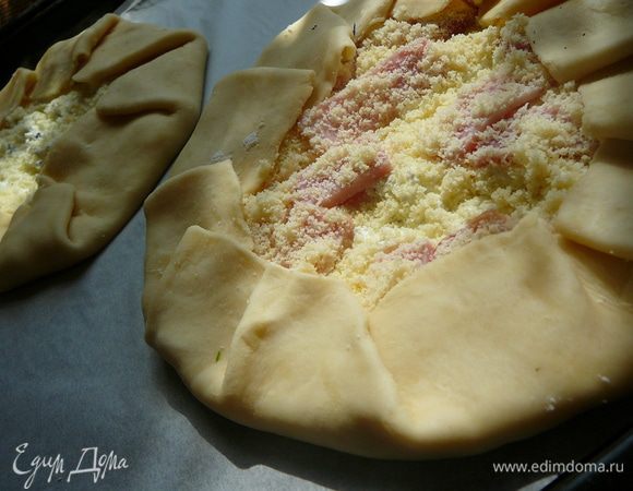 Отравить запекаться в духовку при температуре 190 градусов, на 25-30 минут.