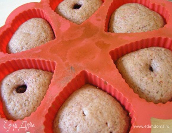 Выпекать при 180*С около 35-40 минут. Готовность проверить деревянной шпажкой, она должна быть сухой. 