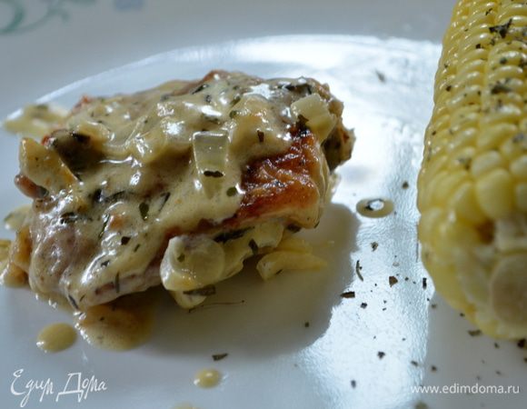 Подаем курин.кусочки с гарниром и поверх наш богатый соус. Приятного аппетита!